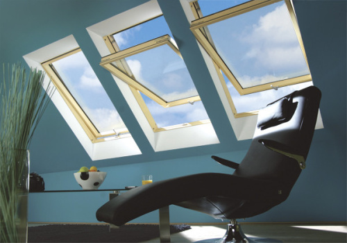 Окно мансардное дерево, лак ручка снизу Fakro FTP-V U3 ThermoPro Profi 78*140см фото 2