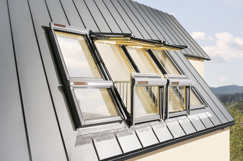 Балкон дерево, лак Fakro FGH-V P2 Galeria Lux 94*255см фото 7