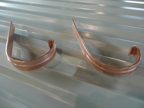 Крепление желоба водосточного медное ф150х200мм Крепление желоба водосточного медное ф150х200мм