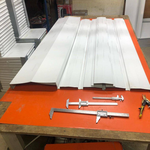 Ендова нижняя плоская оцинкованная c полимерным покрытием 0,45мм RAL 7004