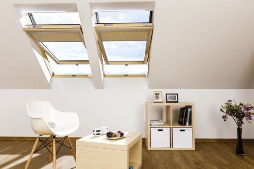 Окно мансардное дерево, лак ручка снизу Fakro FTP-V U3 ThermoPro Profi 94*140см фото 7