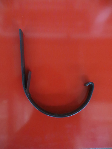 Крепление желоба водосточного оцинкованное ф100х200мм