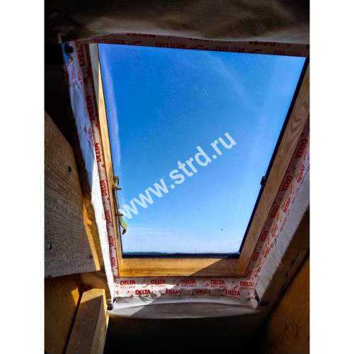 Окно-выход на крышу для неотапл. помещений дерево, лак ручка снизу Velux VLT 025 1000 45*55см фото 4