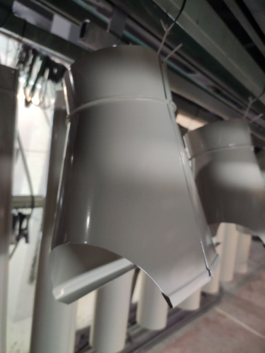 Воронка желоба оцинкованная накладная порошок ф150мм RAL 7001