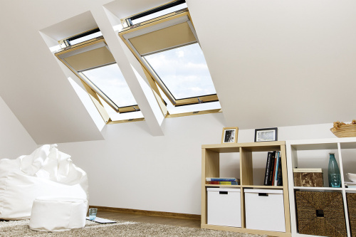 Окно мансардное дерево, лак ручка снизу Fakro FTP-V L3/P2 ThermoPro Profi 66*98см фото 7