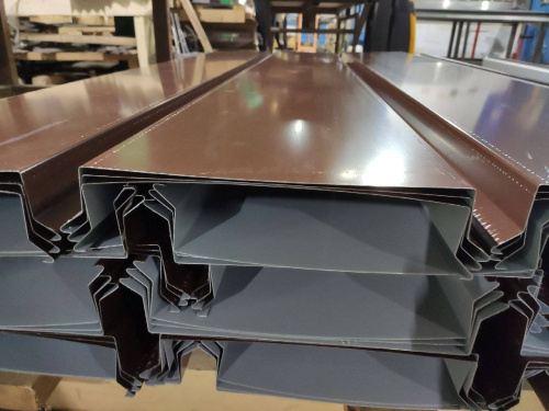 Парапет плоский RAL 8017 полиэстер 0,7 мм фото 2 Парапет плоский RAL 8017 полиэстер 0,7 мм фото 2