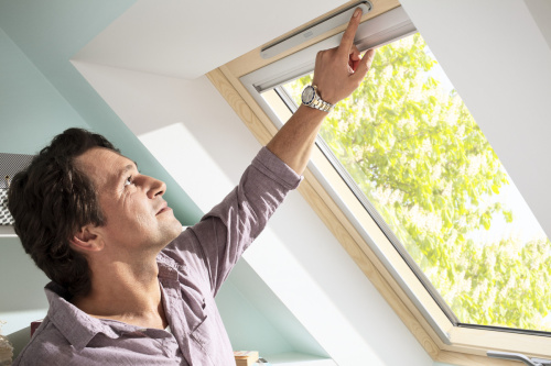 Окно мансардное дерево, лак ручка снизу Velux GLL FK06 1061B Дизайн WoodLine 66*118см фото 3