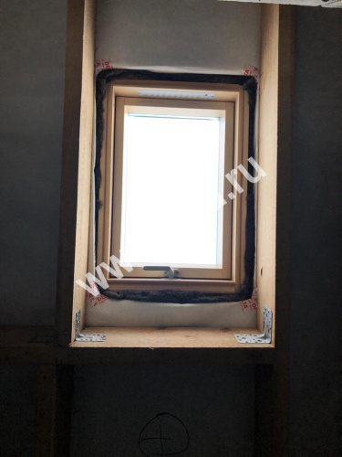 Окно мансардное дерево, лак ручка снизу Fakro FTS-V U2 (V22) Standart 114*118см фото 21