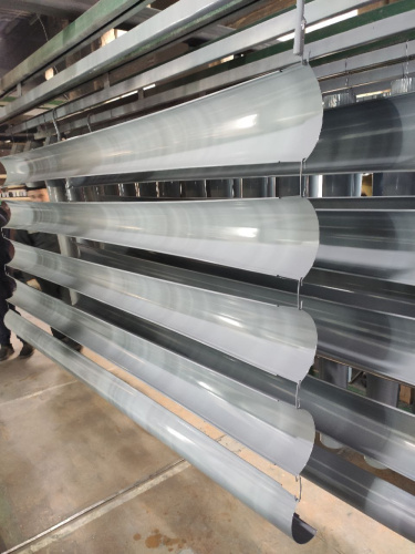 Желоб водосточный оцинкованный порошок ф220х2000мм RAL 7021 Желоб водосточный оцинкованный порошок ф220х2000мм RAL 7021