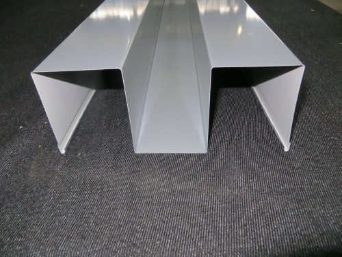 Планка карнизная оцинкованная с порошковым покрытием 0,45мм  RAL 1018