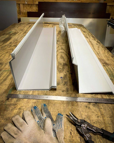 Планка примыкания в накладку для кровли оцинкованная с порошковым покрытием 0,45мм RAL 1015 фото 5