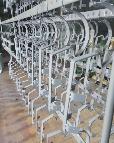 Крепление желоба водосточного c порошковым покрытием ф150x350мм RAL 6005 Крепление желоба водосточного c порошковым покрытием ф150x350мм RAL 6005