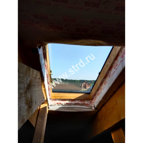 Окно-выход на крышу для неотапл. помещений дерево, лак ручка снизу Velux VLT 025 1000 45*55см фото 6