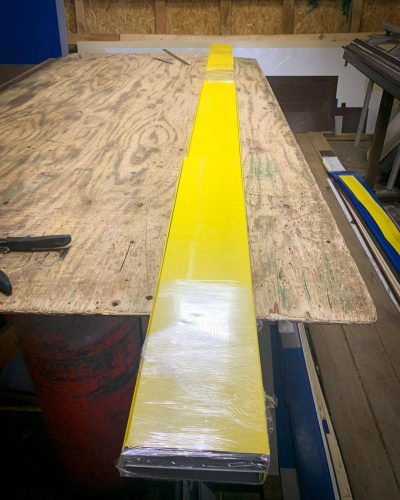 Планка примыкания боковая оцинкованная с порошковым покрытием 0,45мм ширина более 625 мм RAL 2004 фото 3