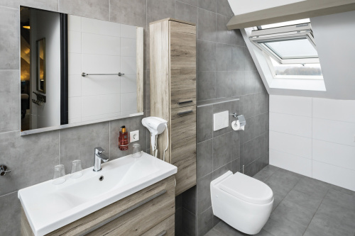 Окно мансардное дерево, лак ручка снизу Fakro FTT U8 Thermo с окл. EHV-AT+XDK Lux 78*118см фото 9