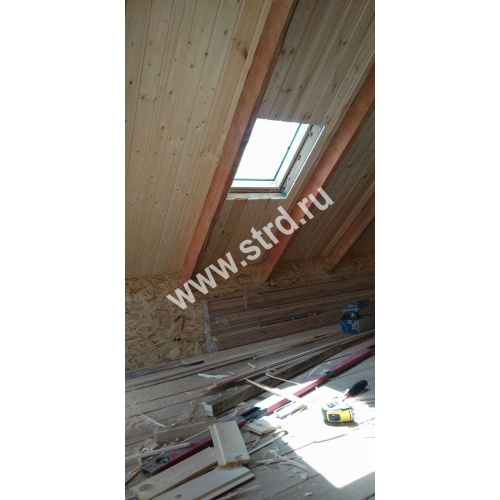 Окно-выход на крышу для неотапл. помещений дерево, лак ручка снизу Velux VLT 029 1000 45*73см фото 2