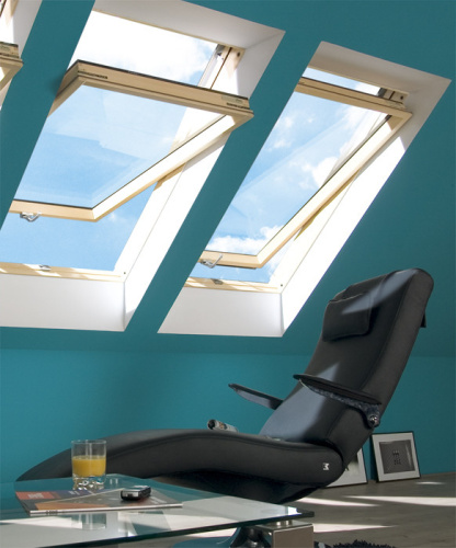 Окно мансардное дерево, лак ручка снизу Fakro FTP-V L3/P2 ThermoPro Profi 114*140см фото 14