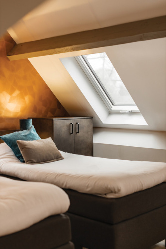 Окно мансардное дерево, лак ручка снизу Fakro FTT U6 Thermo Lux 78*98см фото 6