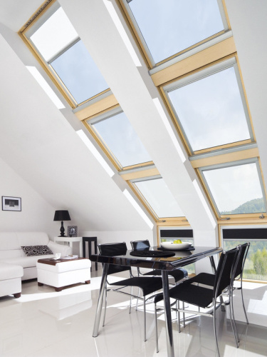 Окно мансардное дерево, лак ручка снизу Fakro FTP-V U5+ (CH Китай) Profi 94*140см фото 27