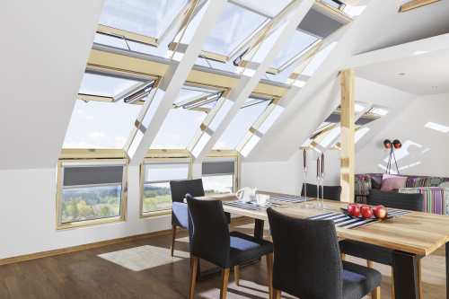 Окно мансардное дерево, лак ручка снизу Fakro FTP-V U3 WiFi Lux 94*118см фото 10