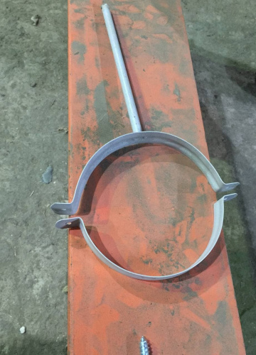 Крепление водосточный трубы сварное оцинкованное ф100х10х250мм Крепление водосточный трубы сварное оцинкованное ф100х10х250мм