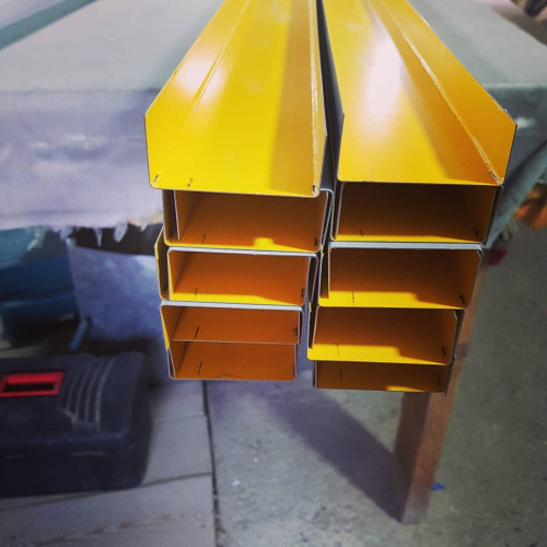 Ендова верхняя фигурная оцинкованная c полимерным покрытием 0,45мм RAL 6005